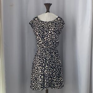 GAP Size S Leopard Fit & Flare in Cream/Black